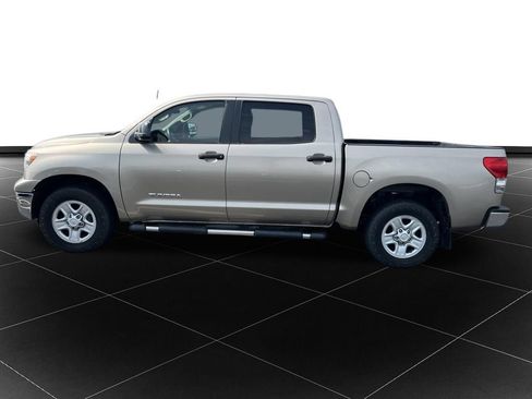Used 2008 Toyota Tundra 4x4 CrewMax w/ Tow Pkg image 2