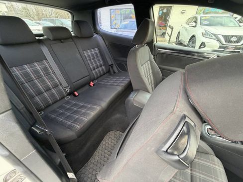 Used 2012 Volkswagen Golf 2-Door FWD image 23