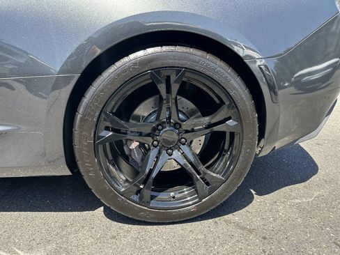 Used 2018 Chevrolet Camaro SS RWD image 7