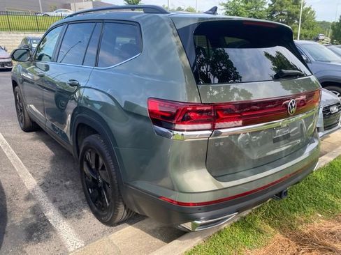 Used 2026 Volkswagen Atlas SE w/ Panoramic Sunroof Package FWD image 3