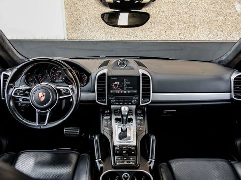Used 2018 Porsche Cayenne GTS w/ Premium Package Plus AWD/4WD image 16