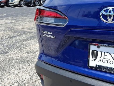Used 2024 Toyota Corolla Cross XLE image 10