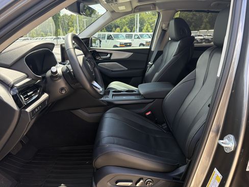 Used 2026 Acura MDX FWD w/ Technology Package image 16