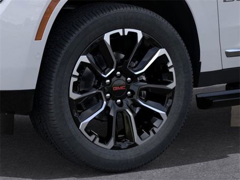 New 2026 GMC Yukon Denali w/ Sun & Power Step Package image 9
