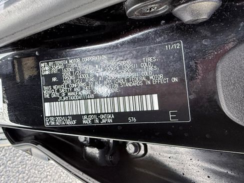 Used 2013 Lexus LX 570 4WD w/ Luxury Pkg image 19