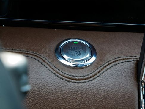 Used 2024 Lincoln Navigator Reserve image 25