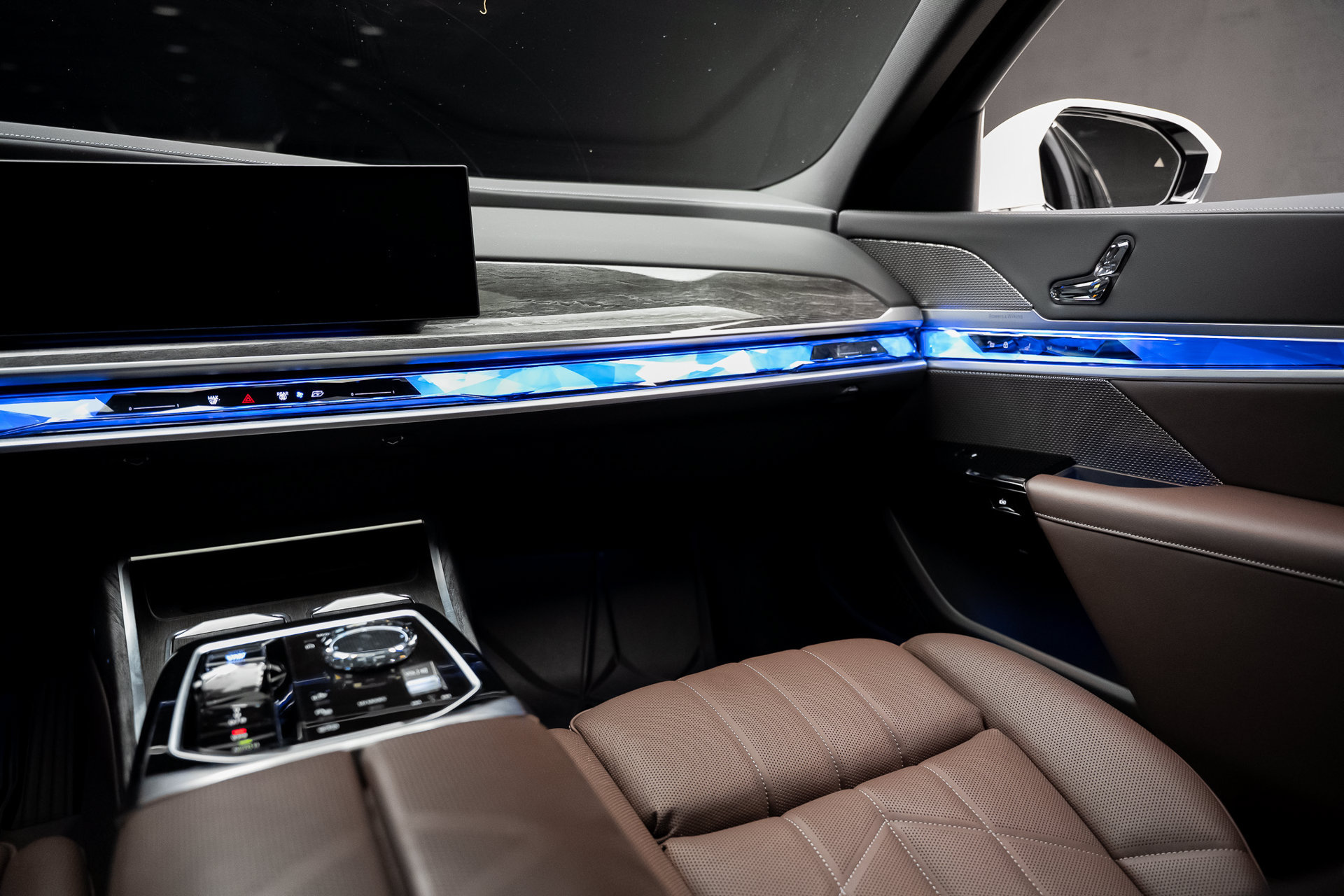 Used 2024 BMW i7 eDrive50 w/ Executive Package RWD image 40