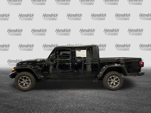 Used 2024 Jeep Gladiator Sport image 7