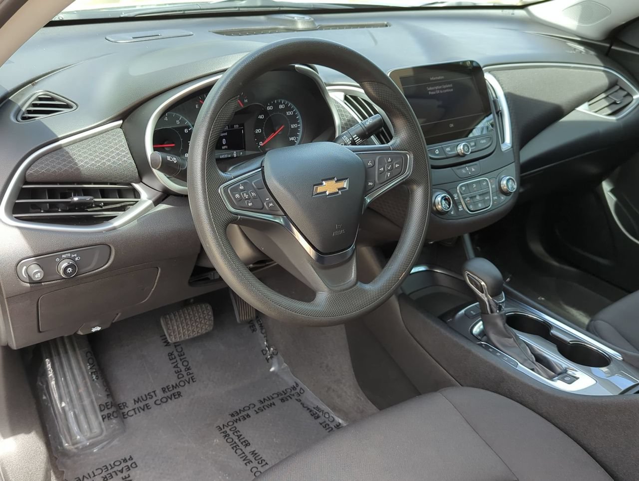 Used 2025 Chevrolet Malibu LT FWD image 9
