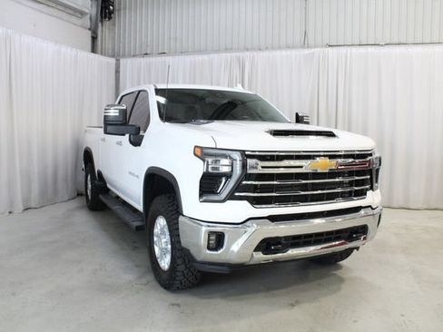 Used 2024 Chevrolet Silverado 2500 LTZ AWD/4WD image 39