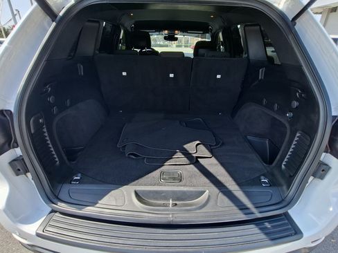 Used 2019 Jeep Grand Cherokee Laredo RWD image 21