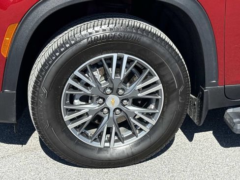 Used 2024 Chevrolet Traverse LT w/ LPO, Floor Liner Package FWD image 30