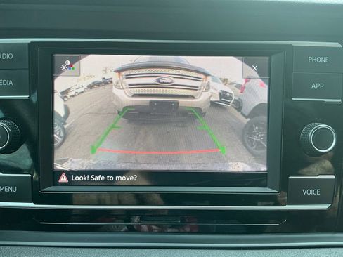 Used 2024 Volkswagen Jetta SE w/ Panoramic Sunroof Package image 26