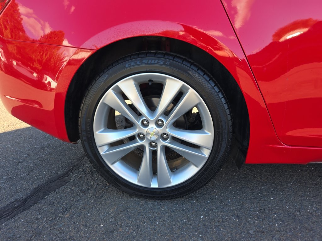 Used 2014 Chevrolet Cruze LTZ FWD image 11