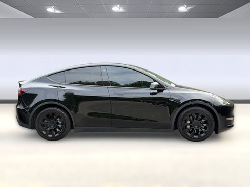 Used 2021 Tesla Model Y Long Range AWD/4WD image 8