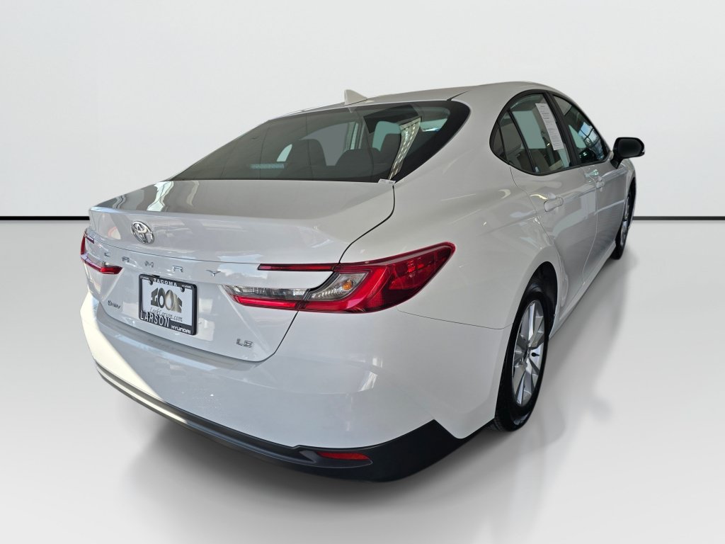 Used 2025 Toyota Camry LE w/ Convenience Package FWD image 5