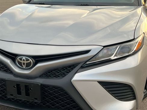 Used 2019 Toyota Camry SE image 11
