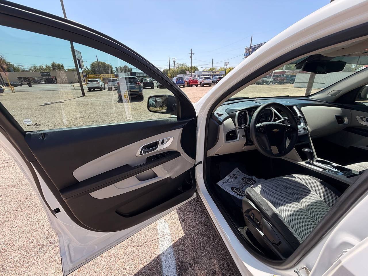 Used 2017 Chevrolet Equinox LS w/ LPO, Protection Package FWD image 10