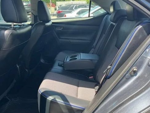 Used 2018 Toyota Corolla SE FWD image 18