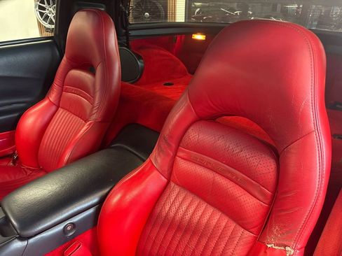 Used 2004 Chevrolet Corvette Coupe w/ Roof Package image 38