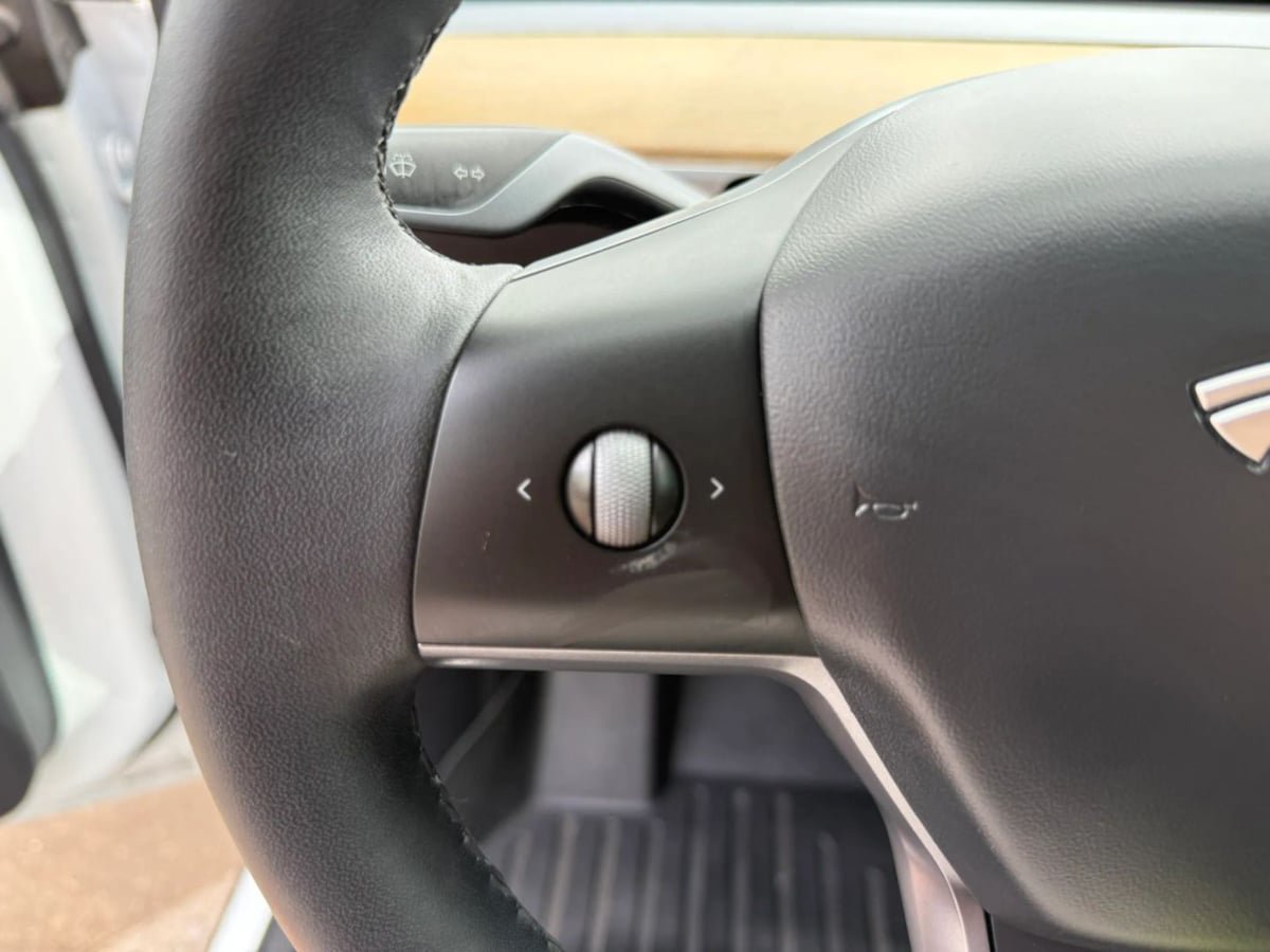 Used 2021 Tesla Model Y Long Range AWD/4WD image 21