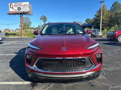 Used 2025 Buick Encore GX Sport Touring image 2