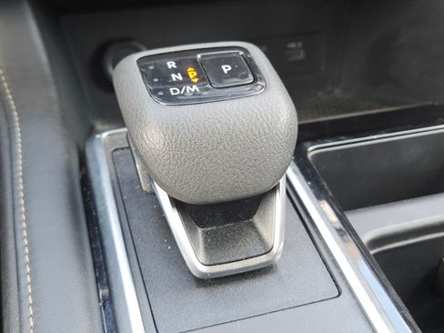 Used 2025 Nissan Pathfinder SV FWD image 27