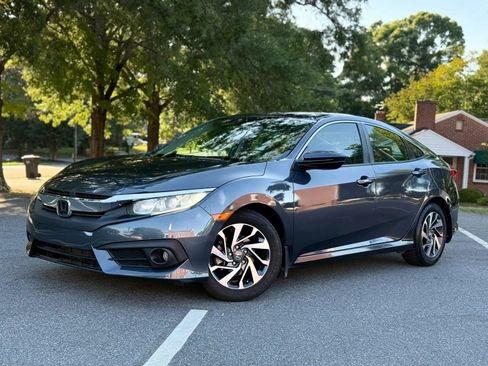 Used 2017 Honda Civic EX image 2