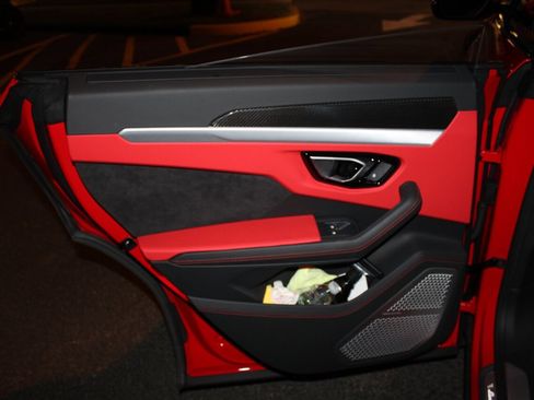 Used 2019 Lamborghini Urus image 32