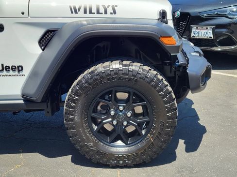 Used 2025 Jeep Wrangler Unlimited Sport AWD/4WD image 28