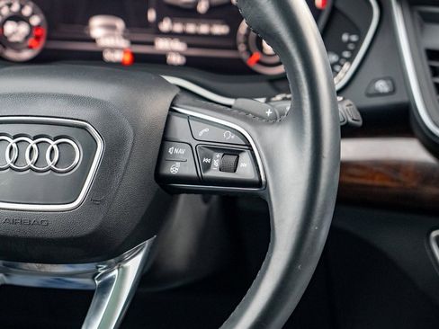 Used 2020 Audi Q5 Premium Plus image 22