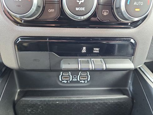Used 2024 RAM 1500 Laramie image 19