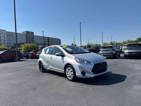 Used 2015 Toyota Prius C Two FWD image 1