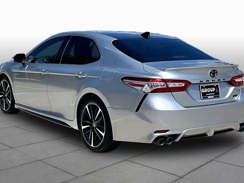 Used 2020 Toyota Camry XSE FWD image 11
