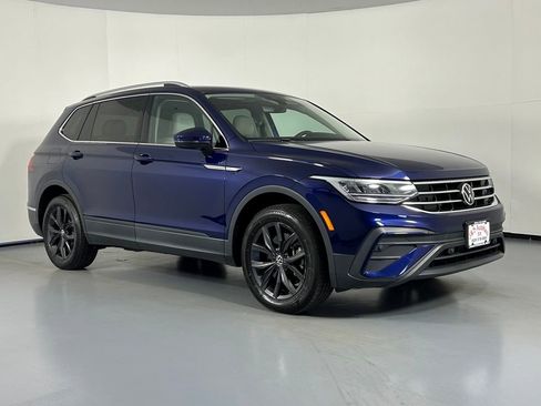 Used 2024 Volkswagen Tiguan SE w/ Panoramic Sunroof Package AWD/4WD image 1