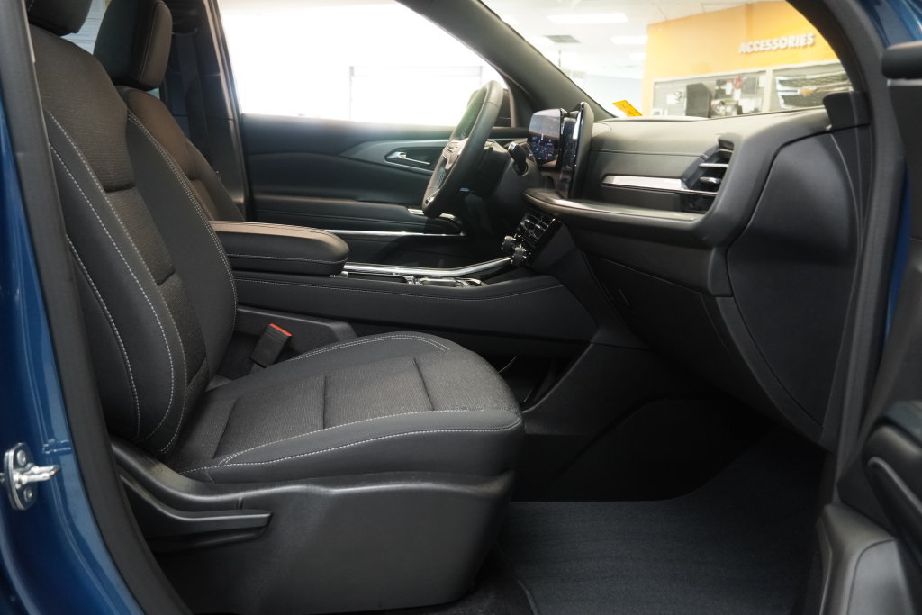 Used 2026 Chevrolet Traverse LT w/ Driver Confidence Package FWD image 27