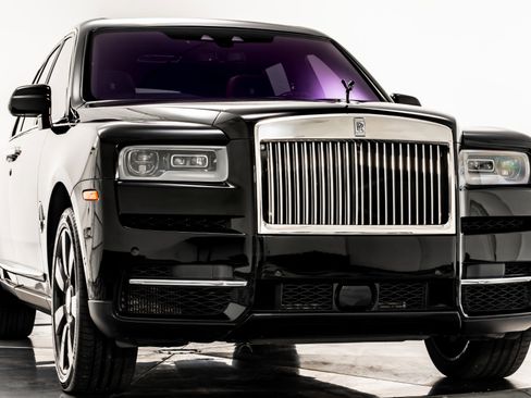 Used 2020 Rolls-Royce Cullinan AWD/4WD image 3