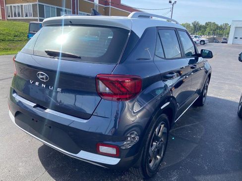 Used 2020 Hyundai Venue FWD image 6