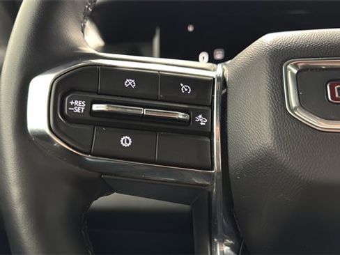 Used 2025 GMC Acadia Elevation image 20