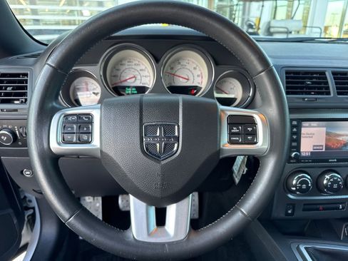 Used 2012 Dodge Challenger R/T image 19