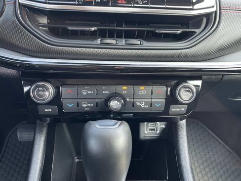 Used 2022 Jeep Compass Trailhawk w/ Sun and Sound Group AWD/4WD image 15