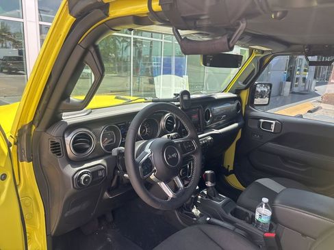 Used 2023 Jeep Wrangler Sahara image 5