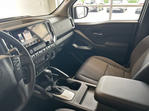 Used 2025 Nissan Frontier SV image 20