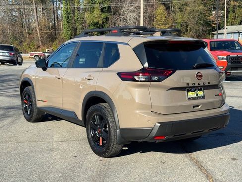 Certified 2025 Nissan Rogue SV image 5