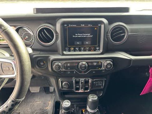 Used 2022 Jeep Wrangler Unlimited Sahara w/ LED Lighting Group AWD/4WD image 19