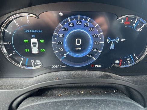 Used 2017 Cadillac Escalade Premium Luxury image 10