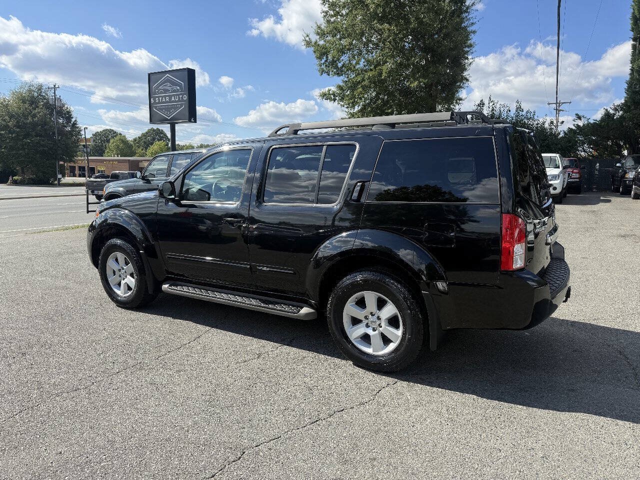 Used 2012 Nissan Pathfinder SV AWD/4WD image 7