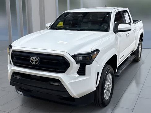 Used 2026 Toyota Tacoma SR5 AWD/4WD image 1