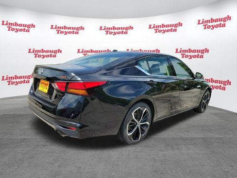 Used 2024 Nissan Altima 2.5 SR FWD image 23