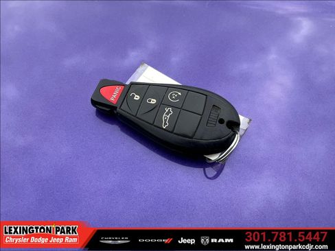 Used 2014 Dodge Challenger R/T RWD image 34